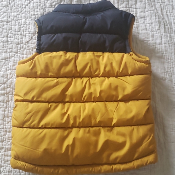 Old Navy Frost Free Puffer Vest - Picture 3 of 4